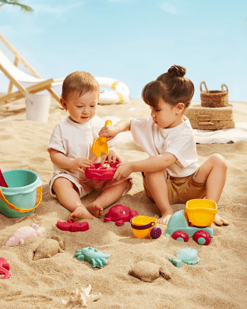 Vaisselle et jouets pour bébé